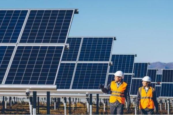 Fotovoltaïsche zekeringsmateriaalverschillen en onderscheidingen